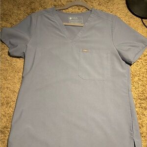 SET 
FIGS women’s  Light Blue Scrub Top and bottoms
